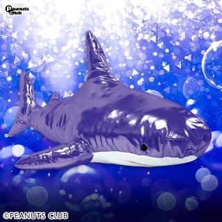 サメが泳ぐ、シャークタンクに泊まる夜 パリ水族館初の水中ベッド